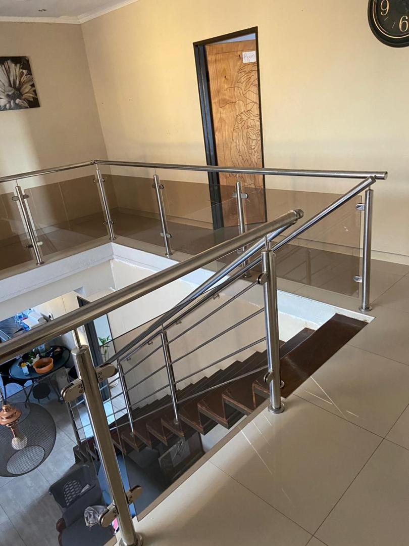 Pandeinge Otel Windhoek Dış mekan fotoğraf