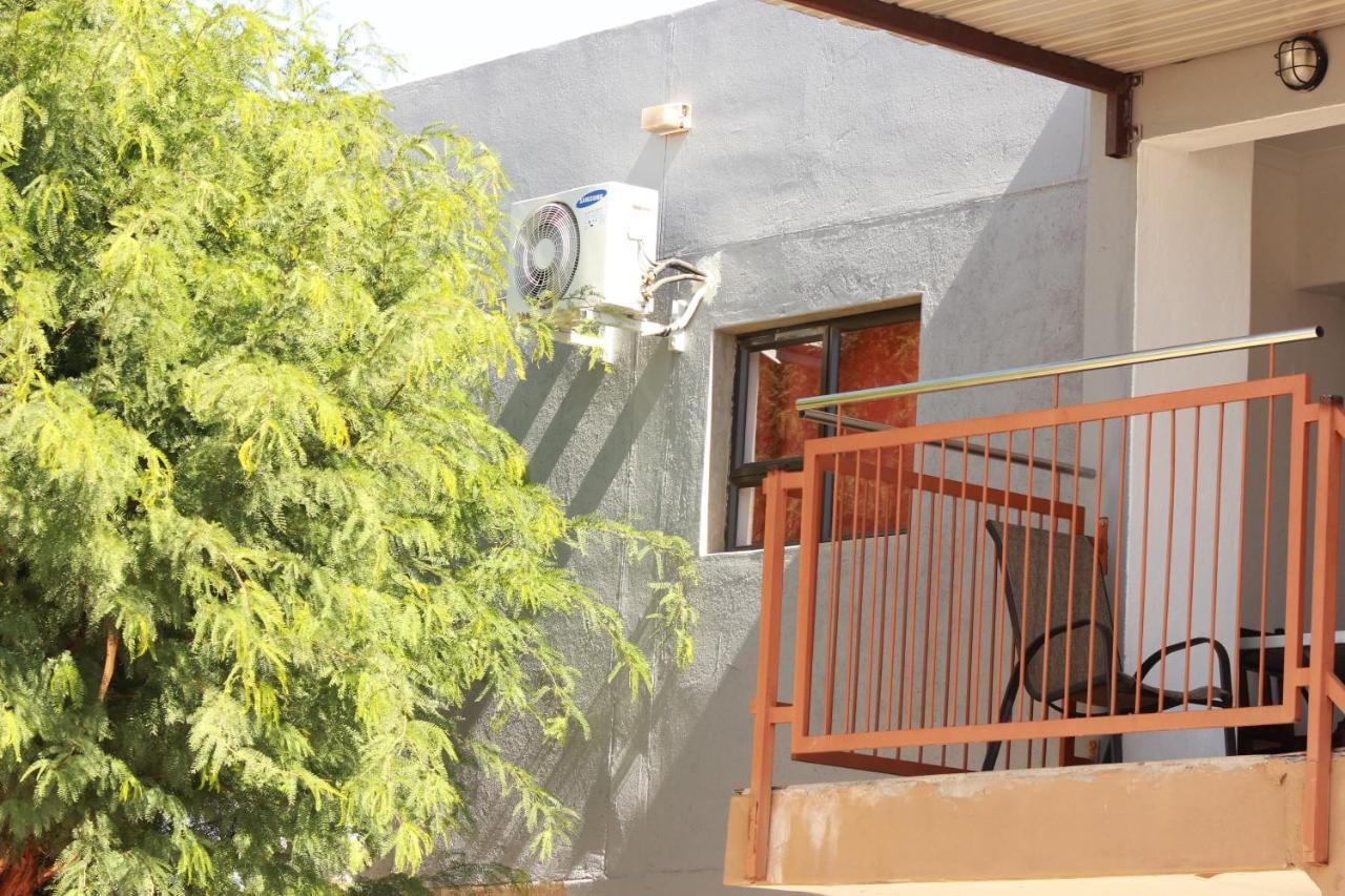 Pandeinge Otel Windhoek Dış mekan fotoğraf